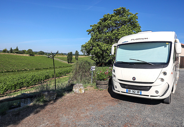 Reception of motorhomes at Domaine Vayssette